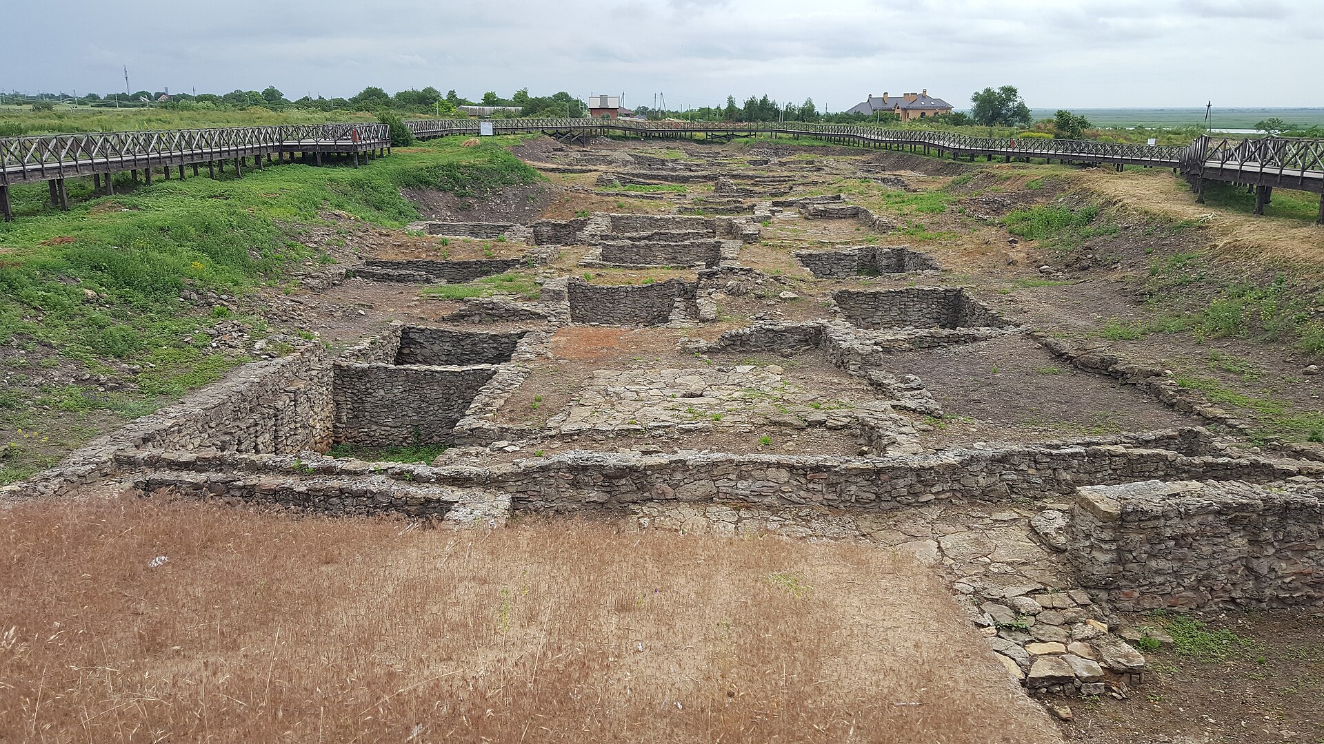 Панорама археологических раскопок Танаиса